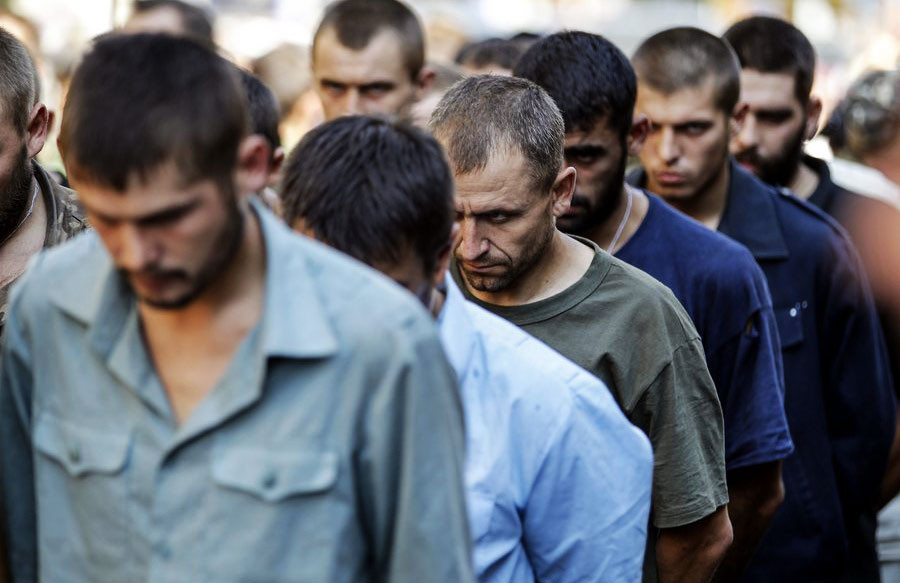 Ανταλλαγή κρατουμένων αλλά και πυρών στην Ουκρανία