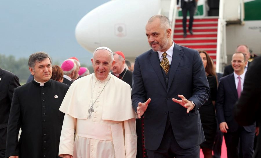 Πάπας: Παράδειγμα διαθρησκευτικής αρμονίας η Αλβανία