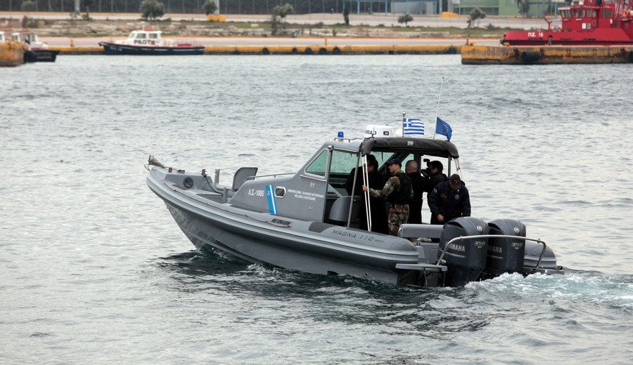 Τρεις τραυματίες σε καταδίωξη σκάφους με μετανάστες ανοιχτά της Καλύμνου