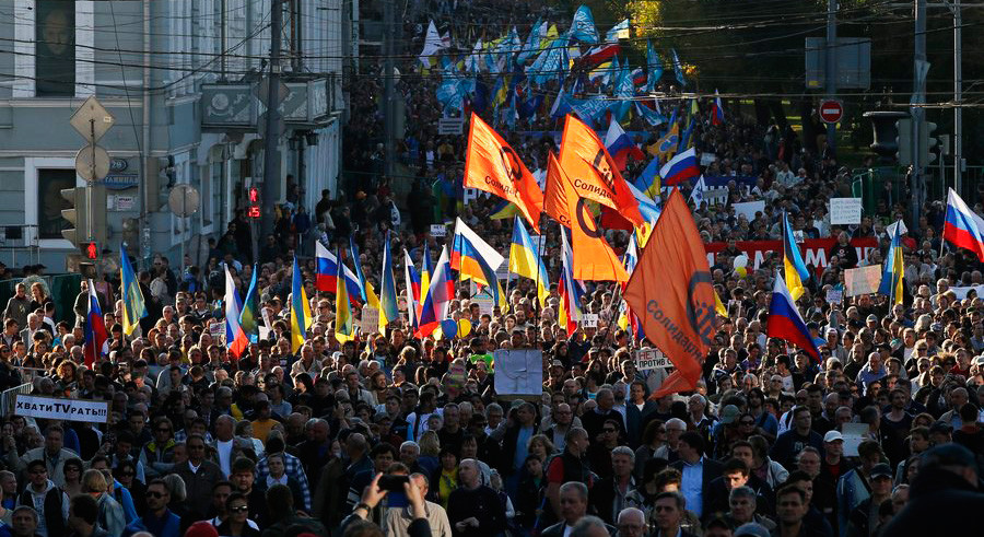 Μαζικές διαδηλώσεις στη Μόσχα ενάντια στην εμπλοκή της Ρωσίας στην ουκρανική κρίση