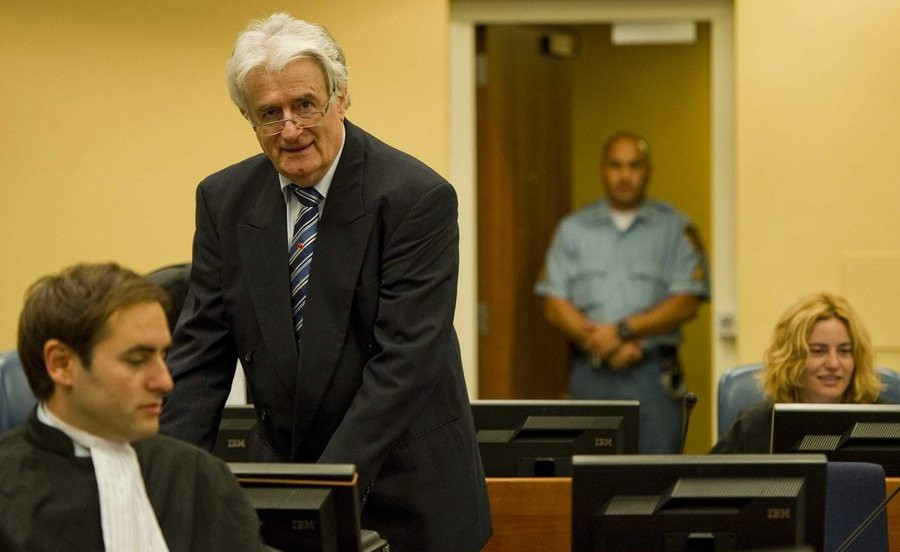 Ισόβια στον Κάρατζιτς ζητά ο εισαγγελέας του Διεθνούς Δικαστηρίου
