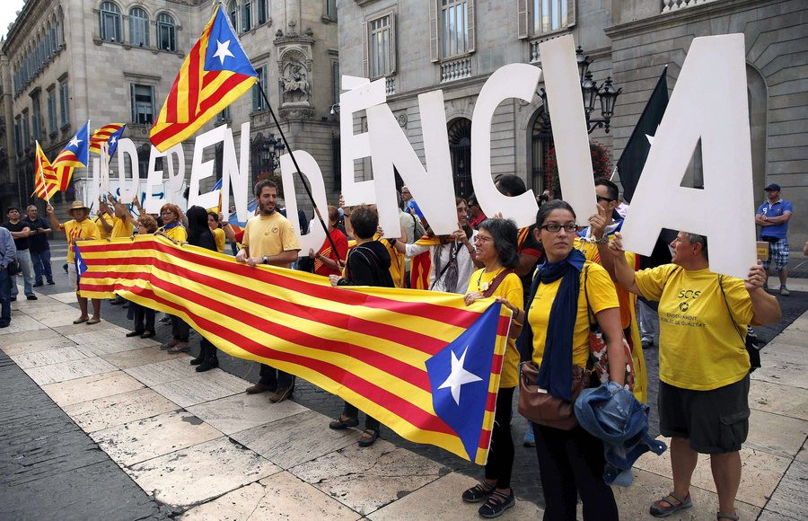 Μαδρίτη και Συνταγματικό Δικαστήριο μπλοκάρουν το καταλονικό δημοψηφίσμα ανεξαρτησίας