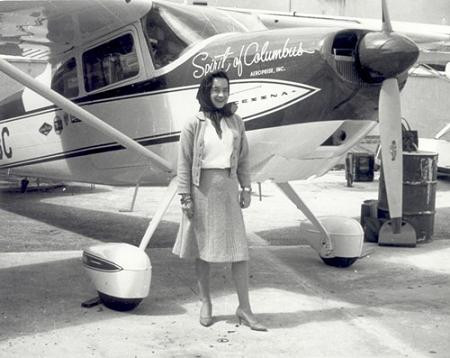 Πέθανε η πρώτη γυναίκα πιλότος που έκανε τον γύρο του κόσμου