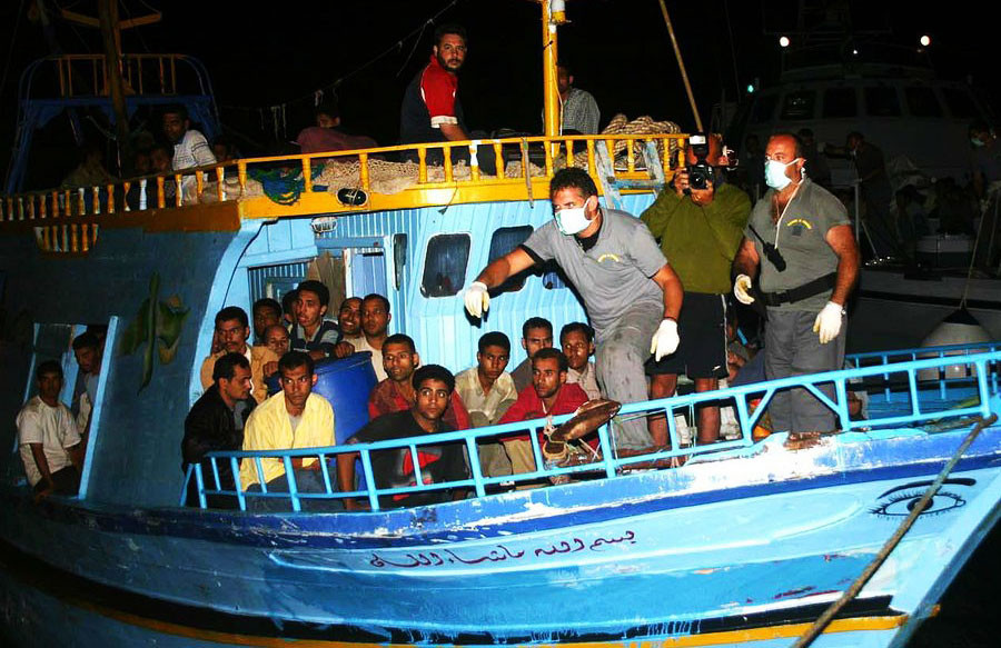Νεκροί και δεκάδες αγνοούμενοι σε ένα ακόμη ναυάγιο μεταναστών
