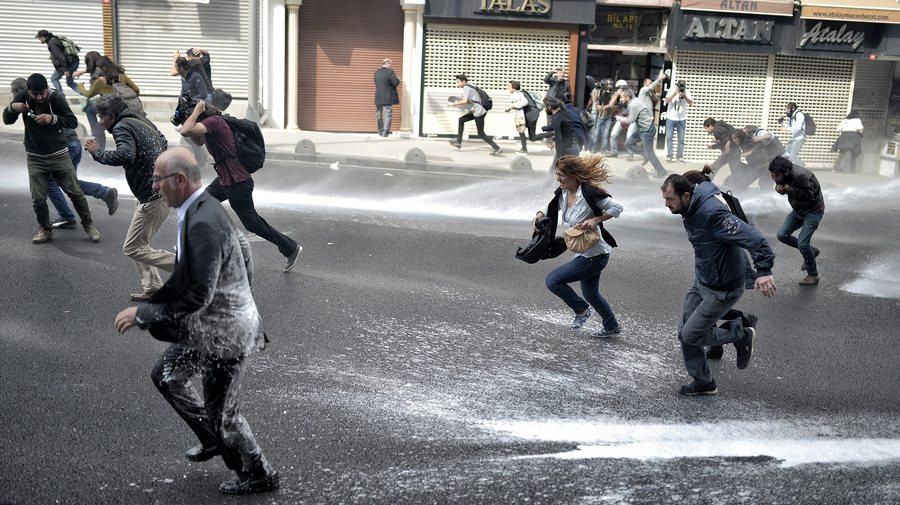 Απαγόρευση της κυκλοφορίας στην Τουρκία μετά τις διαδηλώσεις των Κούρδων