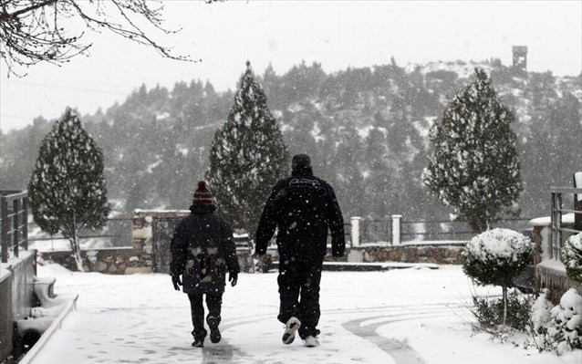 Χιόνια και αλυσίδες στους δρόμους των Γρεβενών, Καστοριάς και Φλώρινας