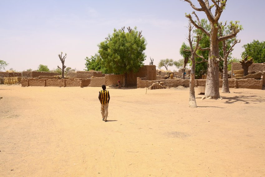 Ένα αδιέξοδο ταξίδι στην Σαχάρα με κίνητρο την αγάπη