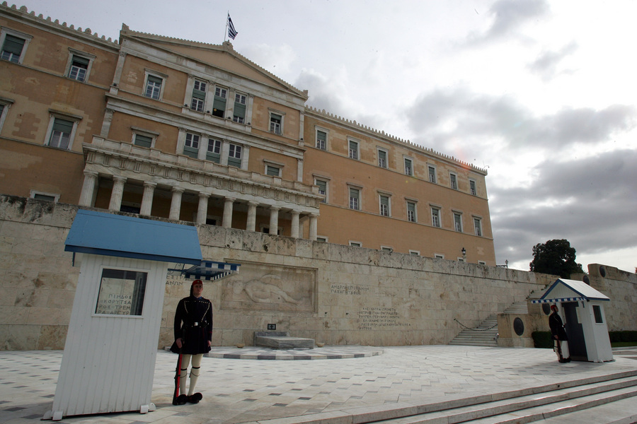 Βουλή: Δεν υπάρχει πρόγραμμα για την εποχή μετά το Μνημόνιο