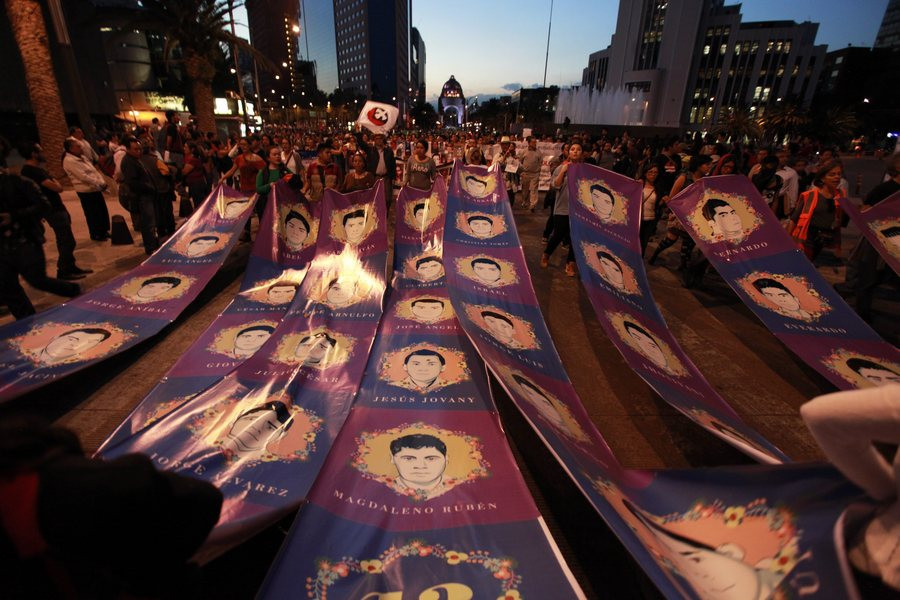Καρτέλ ναρκωτικών κι αστυνομία πίσω από τις δολοφονίες των φοιτητών στο Μεξικό