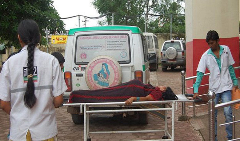 Ινδία: Γυναίκες έχασαν τη ζωή τους σε κέντρο στειρώσεων
