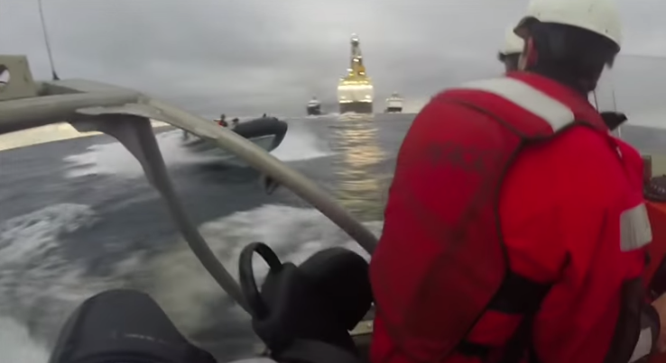 Το Πολεμικό Ναυτικό της Ισπανίας εμβόλισε σκάφος της Greenpeace (βίντεο)
