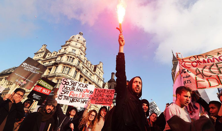 Συγκρούσεις στο Λονδίνο στην πορεία για δωρεάν Παιδεία