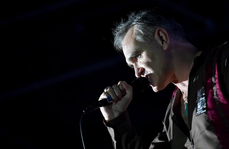 O Morrissey διέκοψε συναυλία μετά από προσβλητικά σχόλια για τον καρκίνο