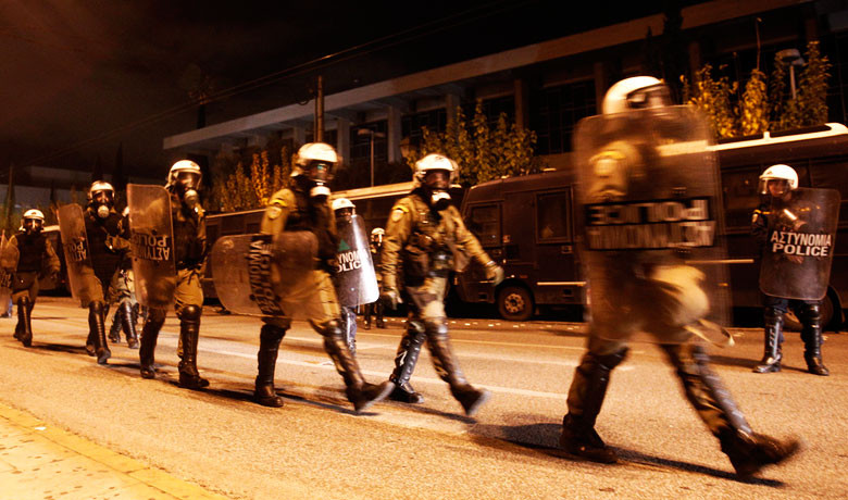 Διεθνής Αμνηστία: Σταματήστε την αστυνομική βία στην Ελλάδα, να λογοδοτήσουν οι δράστες