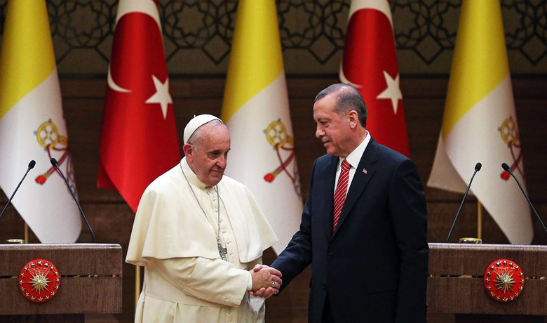 Μεγαλύτερη «θρησκευτική ανεκτικότητα» στη Μέση Ανατολή ζήτησε ο Πάπας