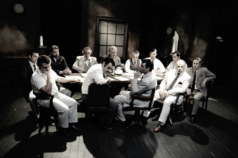 «Οι 12 ένορκοι» του Reginald Rose στο θέατρο «Αλκμήνη»