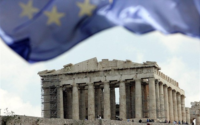 Bloomberg: Η Ελλάδα βγαίνει από την ύφεση αλλά ο αγώνας συνεχίζεται