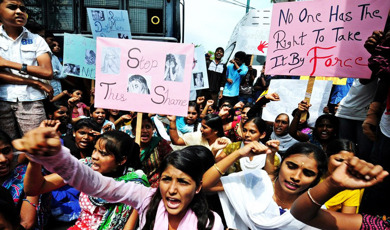 Αύξηση πάνω από 30% στους βιασμούς στην Ινδία το 2014