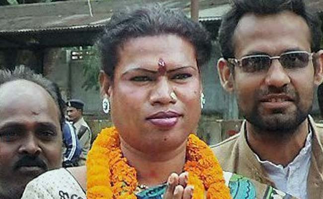 Μάντου Μπάι Κινάρ: Η πρώτη διεμφυλική δήμαρχος στην Ινδία