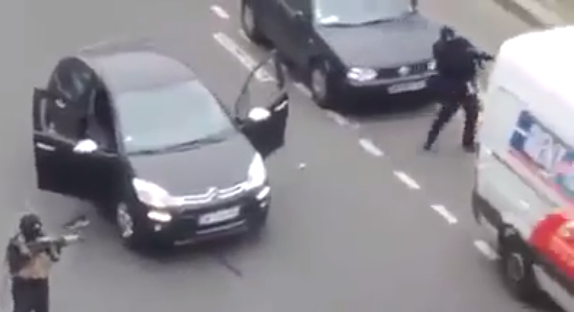 Επίθεση στα γραφεία του Charlie Hebdo (βίντεο) – Δώδεκα νεκροί