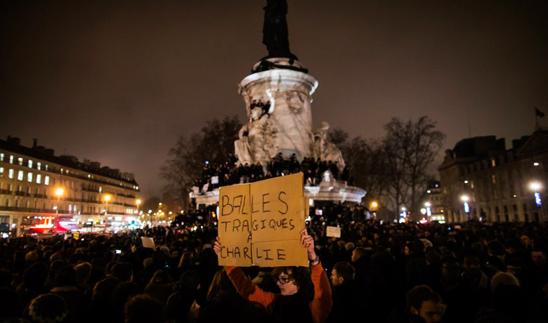 Je Suis Charlie: Διαδηλώσεις για την επίθεση τζιχαντιστών στην Charlie Hebdo