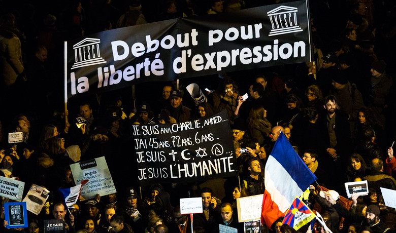 Κόρη του Βολίνσκι της Charlie Hebdo: Μην ψηφίσετε ακροδεξιά
