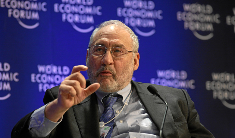 Joseph Stiglitz: Η αναστολή αποπληρωμής του χρέους  είναι ευεργετική