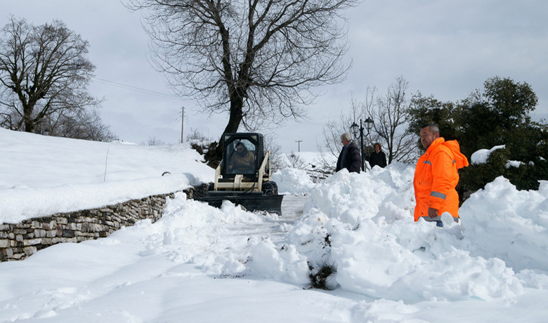 Χιόνια σε Ιωάννινα και Μέτσοβο