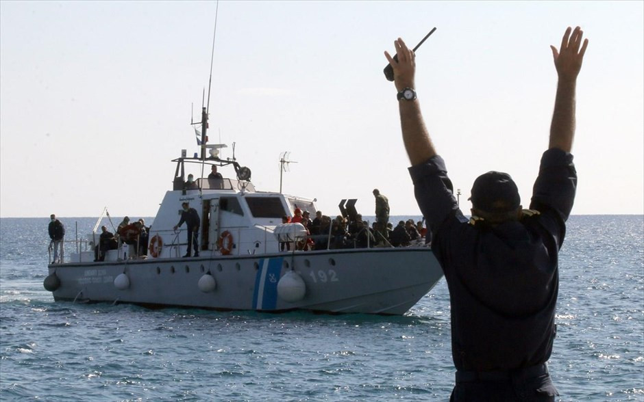 Νεκροί μετανάστες, μετά την ανατροπή βάρκας στα ανοιχτά της Σύμης