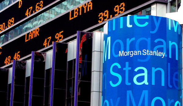 Morgan Stanley: Ιδιαίτερα διαχειρίσιμο το ελληνικό χρέος αν αναδιαρθρωθεί