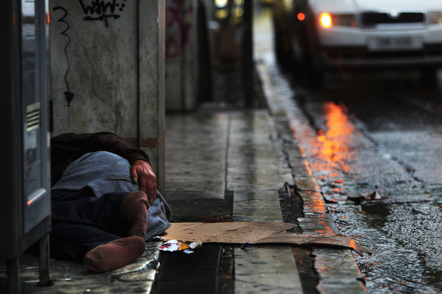 Άστεγος κάηκε στην προσπάθεια του να ζεσταθεί