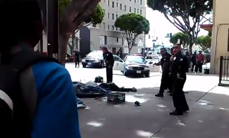 Αστυνομικοί σκοτώνουν άστεγο σε δρόμο του Λος Αντζελες [ΒΙΝΤΕΟ]