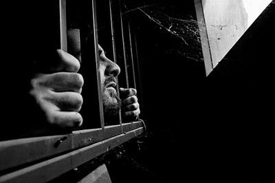 Το νομοσχέδιο για τις φυλακές, παράθυρο αξιοπρέπειας