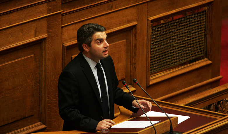 Υποψήφιος για την προεδρία του ΠΑΣΟΚ ο Κωνσταντινόπουλος