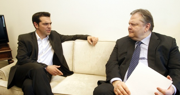 ΠΑΣΟΚ: Ο Τσίπρας τροφοδοτεί τη συζήτηση περί Grexit