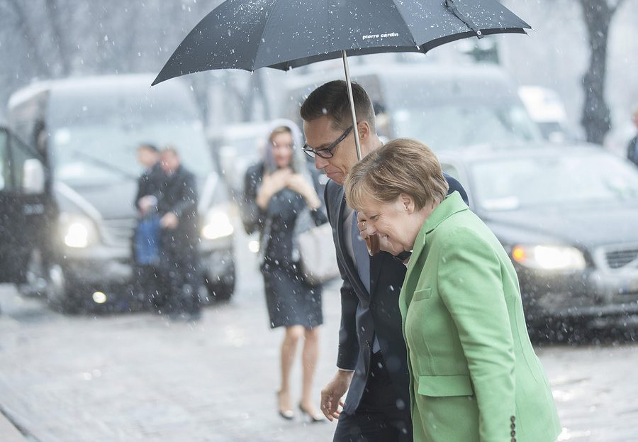 Bloomberg: Έτοιμη να εξαντλήσει τα όρια των Γερμανών για την Ελλάδα η Μέρκελ