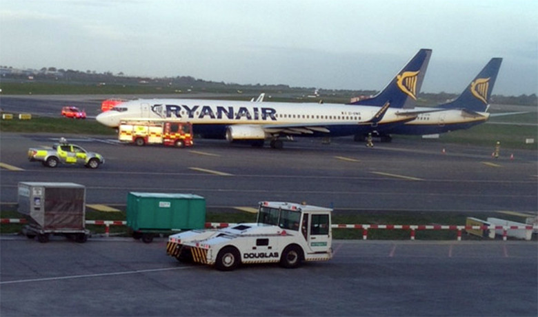 Σύγκρουση αεροπλάνων της Ryanair στο αεροδρόμιο του Δουβλίνου [ΦΩΤΟΓΡΑΦΙΕΣ]