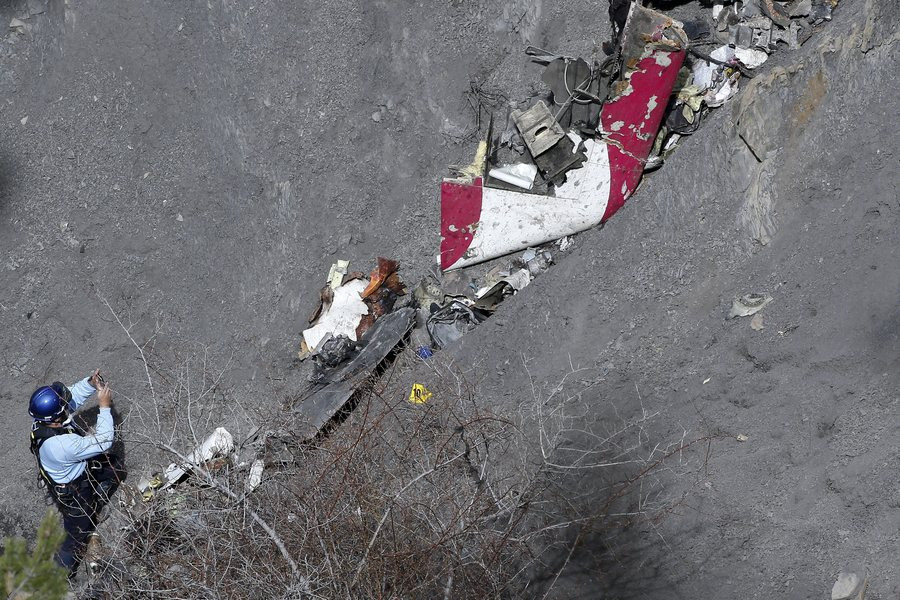 Germanwings: Οι τρεις λόγοι που ακυρώνουν το σενάριο αυτοκτονίας