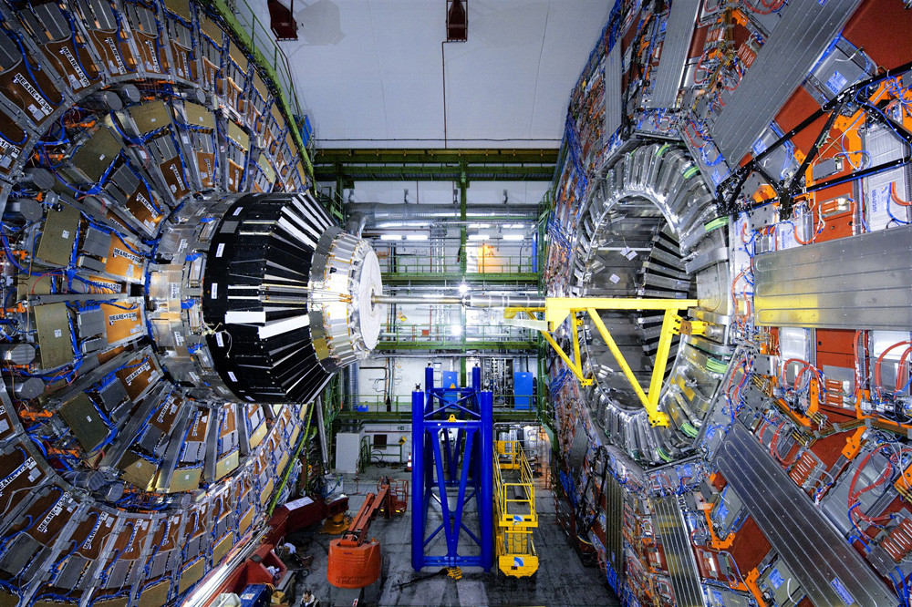 Μπήκε ξανά σε λειτουργία ο επιταχυντής του CERN