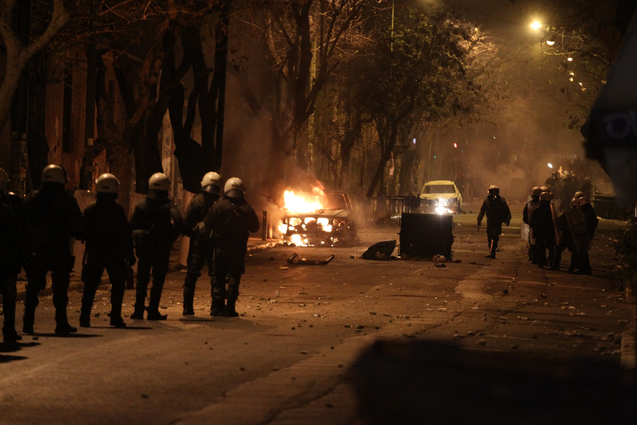 Επεισόδια σε πολυτεχνείο και Εξάρχεια [ΦΩΤΟΓΡΑΦΙΕΣ]