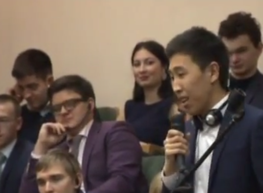 Ο φοιτητής από το Κιργιστάν που «κέρδισε» τον Αλέξη Τσίπρα [ΒΙΝΤΕΟ]
