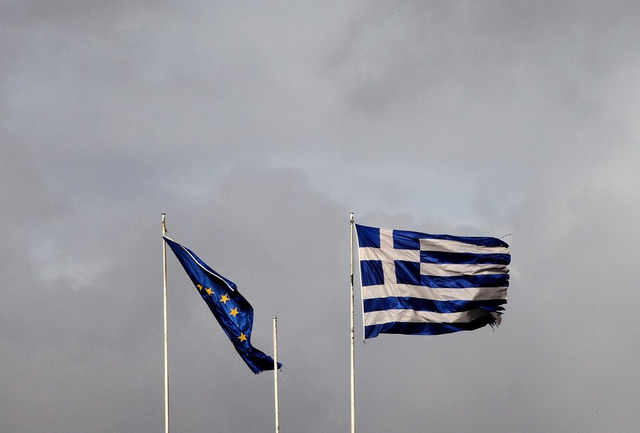 Ομοβροντία απειλών για Grexit και χρεοκοπία