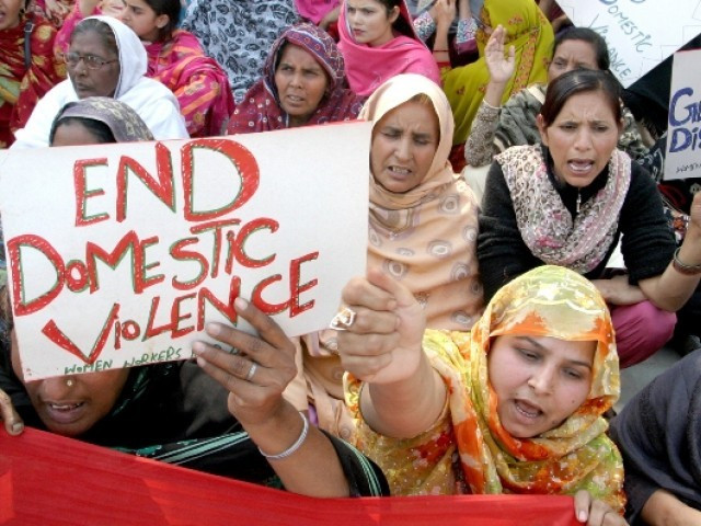 Πακιστάν: Την έκαψε ζωντανή επειδή δεν μπορούσε να μείνει έγκυος