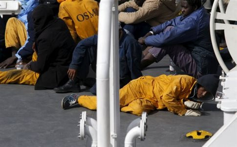 Νέο ναυάγιο με πρόσφυγες στη Μεσόγειο: Δεκάδες νεκροί