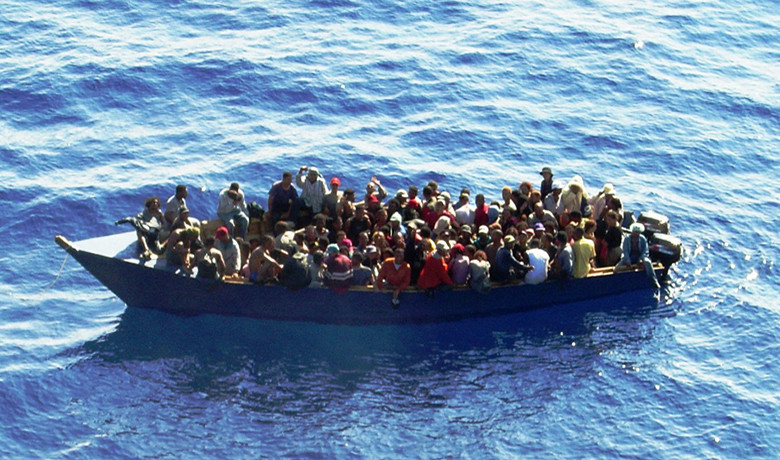 Συγκλονιστική μαρτυρία επιζώντα μετανάστη από το πολύνεκρο ναυάγιο της Μεσογείου [ΒΙΝΤΕΟ]