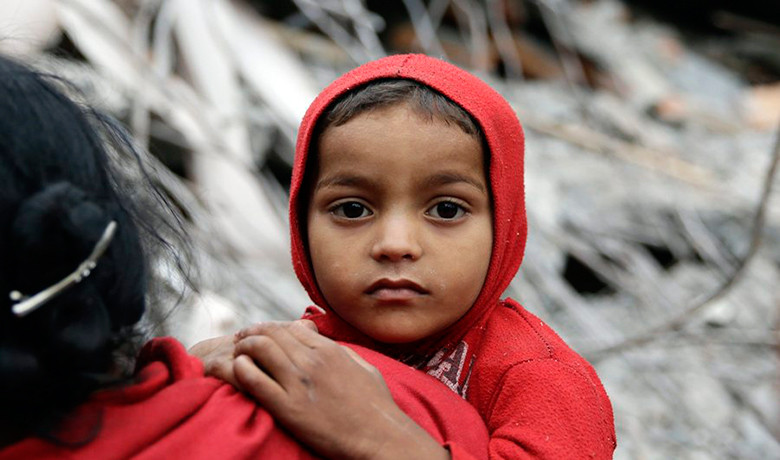Ανείπωτη τραγωδία στο Νεπάλ μετά τα 7,8 Ρίχτερ: 2.500 νεκροί – 5.000 τραυματίες [ΒΙΝΤΕΟ+ΝΕΕΣ ΦΩΤΟ]