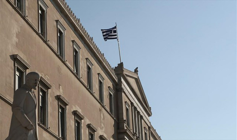 Γραφείο Προϋπολογισμού: Κίνδυνος η ύφεση για την ελληνική οικονομία
