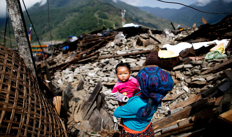 Πάνω από 7.000 οι νεκροί του σεισμού Νεπάλ