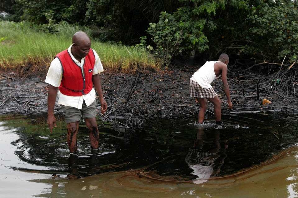 Το πετρέλαιο της Shell «πνίγει» τη Νιγηρία [ΒΙΝΤΕΟ]