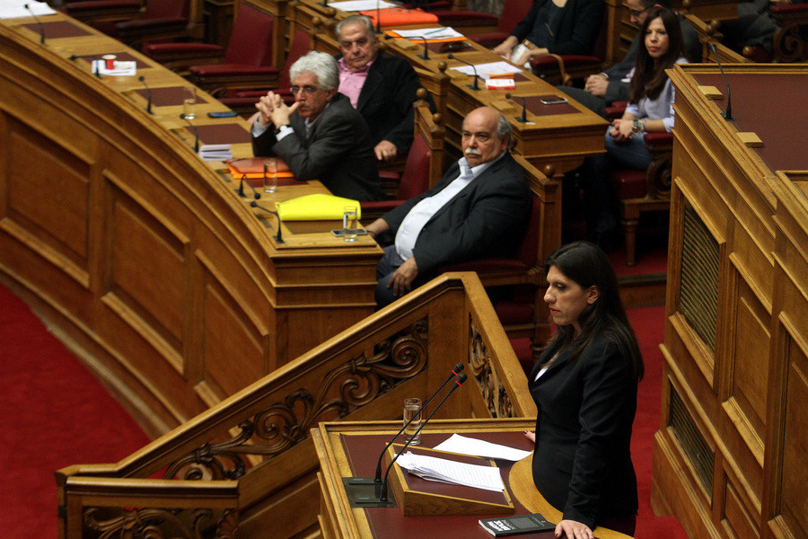 Την απόσυρση τριών τροπολογιών ζήτησε η Ζωή Κωνσταντοπούλου